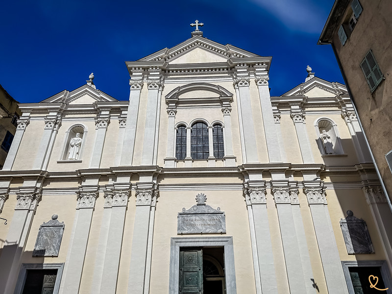 Entdecken Sie die Schätze der Kathedrale Sainte-Marie in Bastia